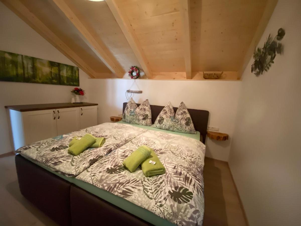 Apartments Edelweiss & Enzian - Gaestehaus Zum Fuchs Hermagor-Pressegger See Esterno foto