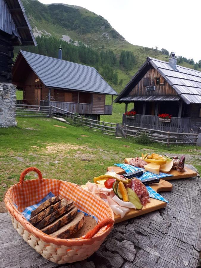 Apartments Edelweiss & Enzian - Gaestehaus Zum Fuchs Hermagor-Pressegger See Esterno foto